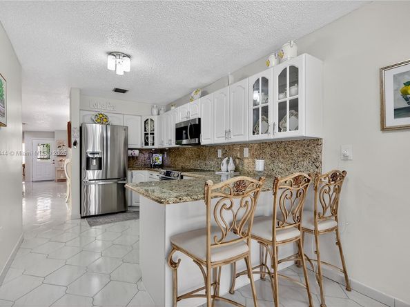 6570 W 2nd Ct 19C, Hialeah FL 33012