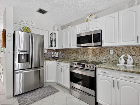 6570 W 2nd Ct 19C, Hialeah FL 33012