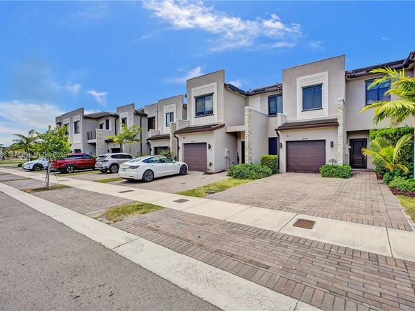 20540 NE 5th Pl, Miami FL 33179