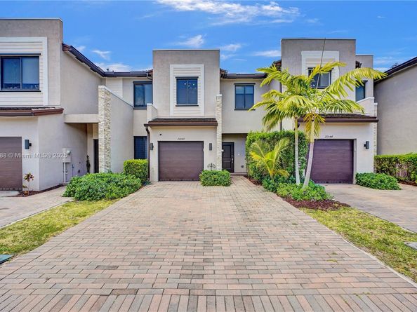 20540 NE 5th Pl, Miami FL 33179