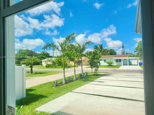 1212 NW 4th Ave, Fort Lauderdale FL 33311