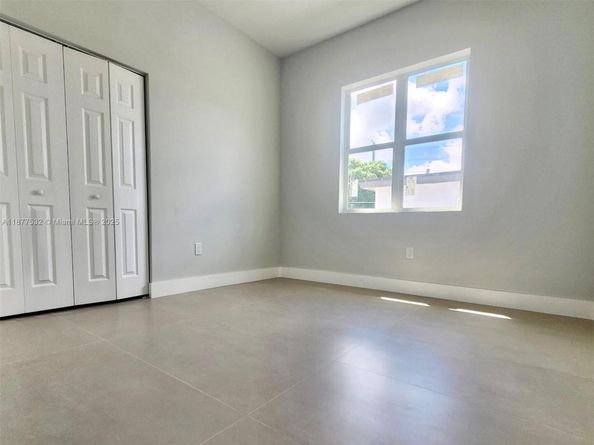 1212 NW 4th Ave, Fort Lauderdale FL 33311