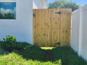 1212 NW 4th Ave, Fort Lauderdale FL 33311