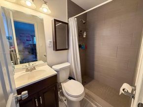 6630 Charleston St, Hollywood FL 33024