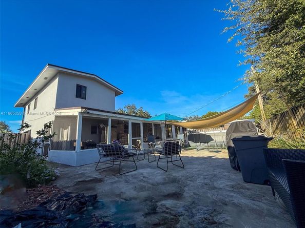 6630 Charleston St, Hollywood FL 33024