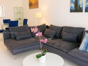 610 NE 12th Ave 308, Hallandale Beach FL 33009