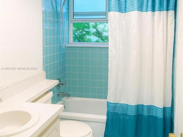 610 NE 12th Ave 308, Hallandale Beach FL 33009