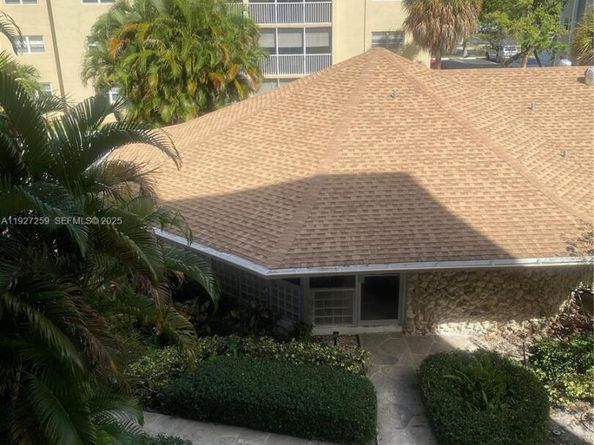 610 NE 12th Ave 308, Hallandale Beach FL 33009