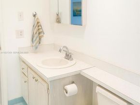 610 NE 12th Ave 308, Hallandale Beach FL 33009