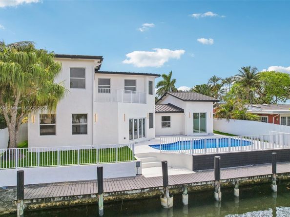 2001 SW 23rd Ave, Fort Lauderdale FL 33312