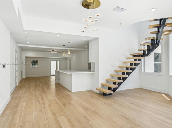 2001 SW 23rd Ave, Fort Lauderdale FL 33312