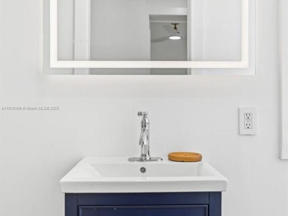 2001 SW 23rd Ave, Fort Lauderdale FL 33312