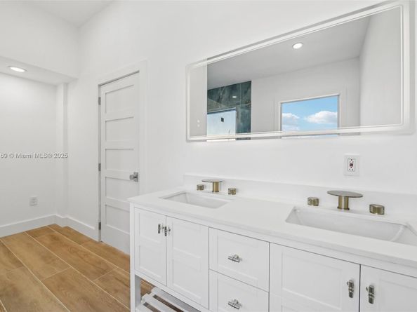 2001 SW 23rd Ave, Fort Lauderdale FL 33312