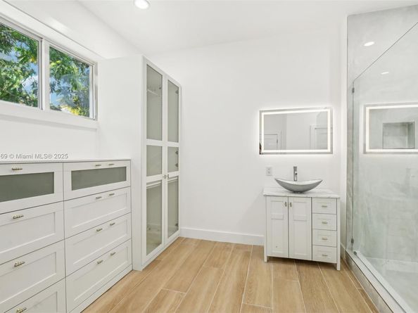 2001 SW 23rd Ave, Fort Lauderdale FL 33312