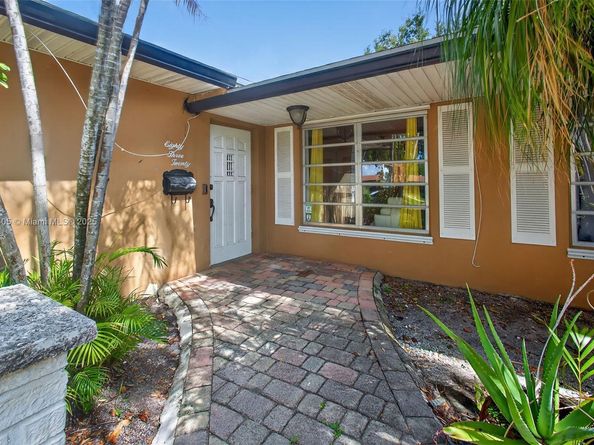 8320 Pasadena Blvd, Pembroke Pines FL 33024
