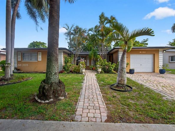 8320 Pasadena Blvd, Pembroke Pines FL 33024