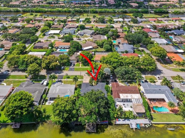 8320 Pasadena Blvd, Pembroke Pines FL 33024