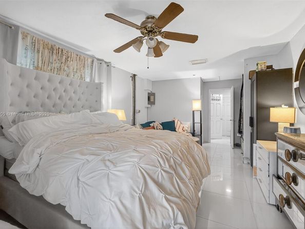 8320 Pasadena Blvd, Pembroke Pines FL 33024