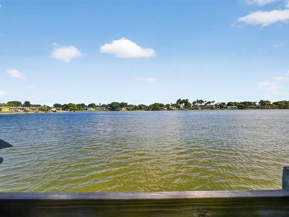 8320 Pasadena Blvd, Pembroke Pines FL 33024