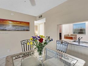 9460 Poinciana Pl 404, Davie FL 33324