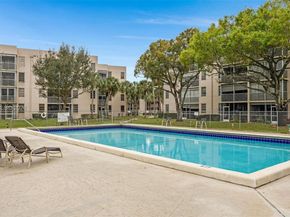 9460 Poinciana Pl 404, Davie FL 33324