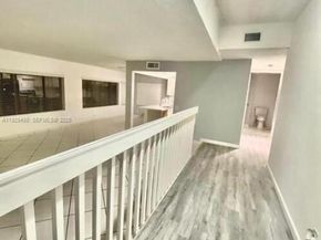 4705 SW 62nd Ave 104, Davie FL 33314