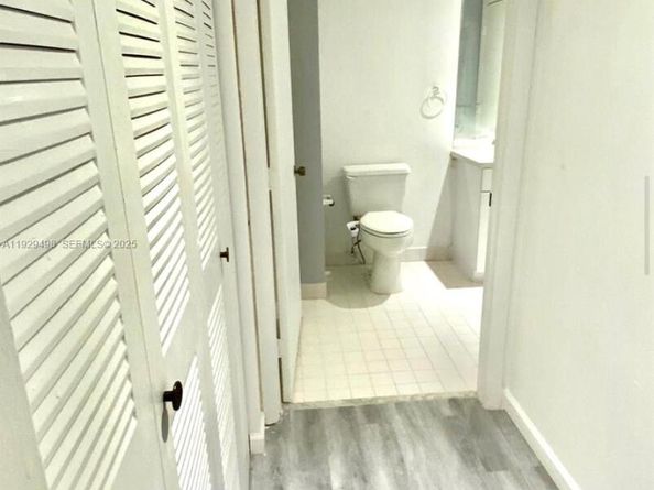 4705 SW 62nd Ave 104, Davie FL 33314