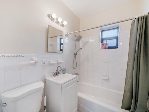 2 NW 47th St, Miami FL 33127