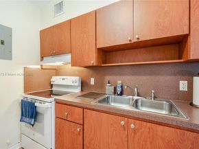 2 NW 47th St, Miami FL 33127