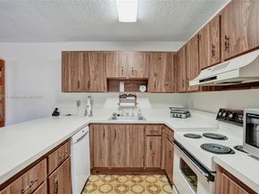 8900 SW 20th Pl A25, Davie FL 33324