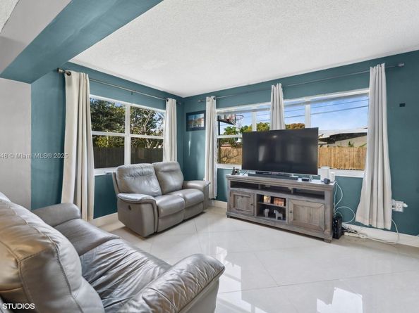 1831 SW 42nd Ter, Fort Lauderdale FL 33317