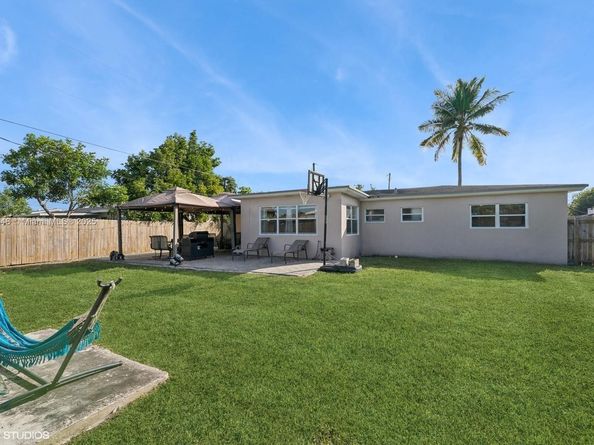 1831 SW 42nd Ter, Fort Lauderdale FL 33317