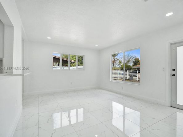 1220 NE 206th St, Miami FL 33179