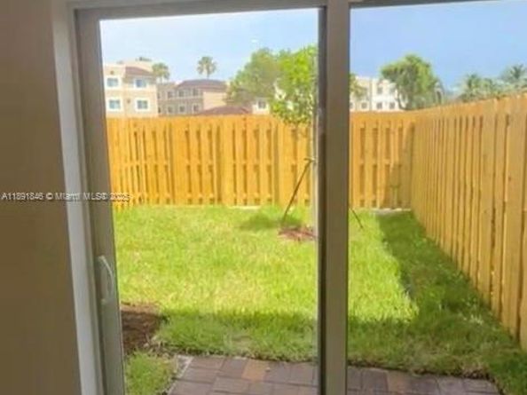 12147 NW 23rd Ct, Miami FL 33167