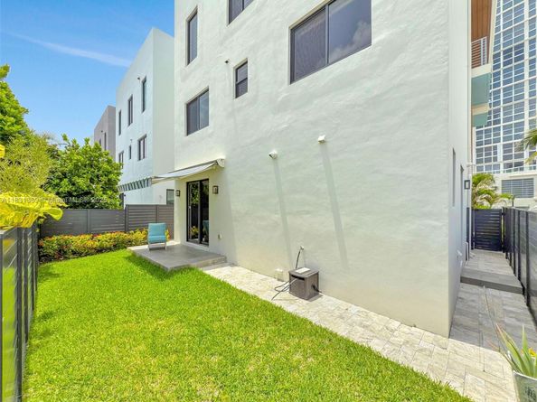 324 Balboa St, Hollywood FL 33019