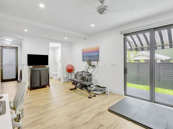 324 Balboa St, Hollywood FL 33019