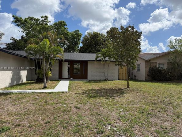 4020 NW 93rd Way, Sunrise FL 33351