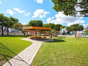 4151 NW 41st St 301, Lauderdale Lakes FL 33319