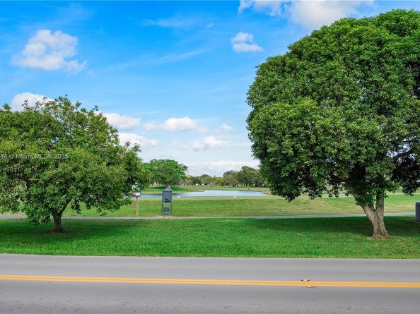 12750 SW 4th Ct 407J, Pembroke Pines FL 33027