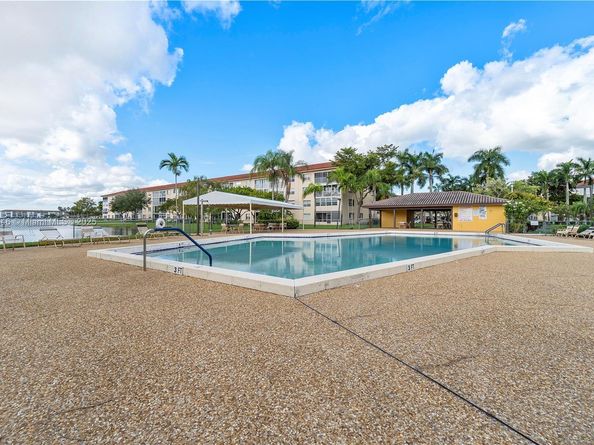12750 SW 4th Ct 407J, Pembroke Pines FL 33027