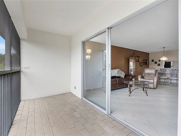 12750 SW 4th Ct 407J, Pembroke Pines FL 33027