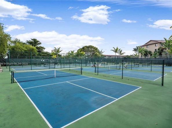 12750 SW 4th Ct 407J, Pembroke Pines FL 33027