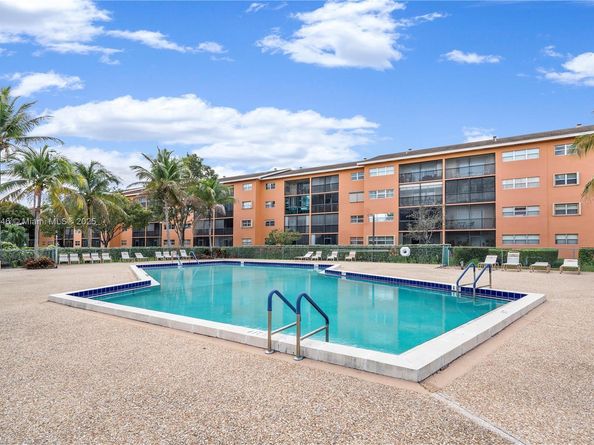 12750 SW 4th Ct 407J, Pembroke Pines FL 33027