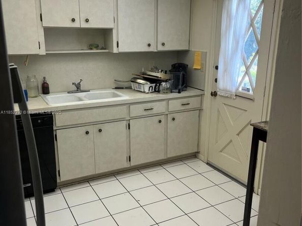 1239 Mariposa Ave 8, Coral Gables FL 33146