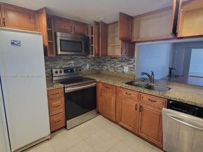 4321 NW 9th Ave 102, Deerfield Beach FL 33064
