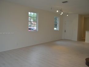 3844 San Simeon Cir, Weston FL 33331