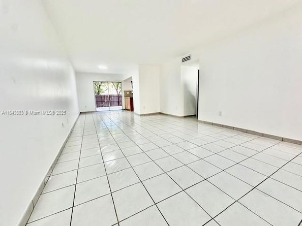 10851 SW 2nd St K106, Sweetwater FL 33174