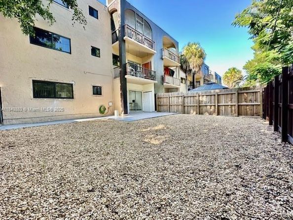 10851 SW 2nd St K106, Sweetwater FL 33174