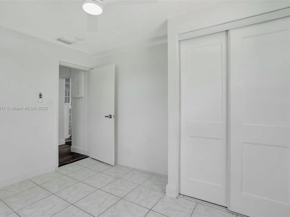 2701 NW 18th Ter, Oakland Park FL 33311