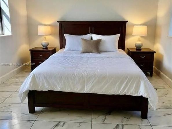 2701 NW 18th Ter, Oakland Park FL 33311